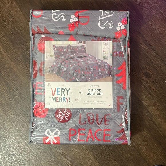 Berry Merry 3 Piece Quilt Queen Set - Picture 2 of 4